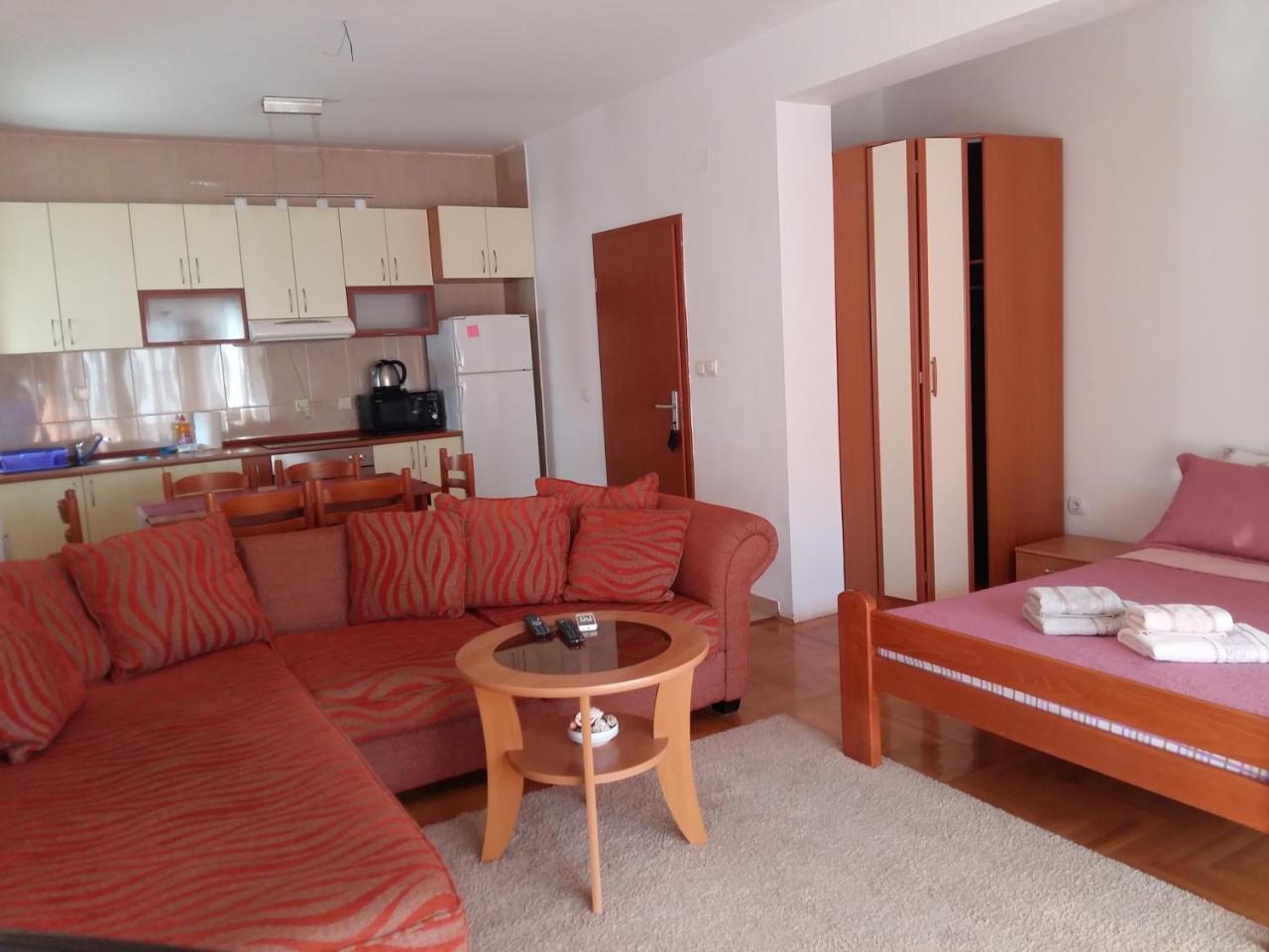 Lazar Apartments Petrovac Exteriör bild